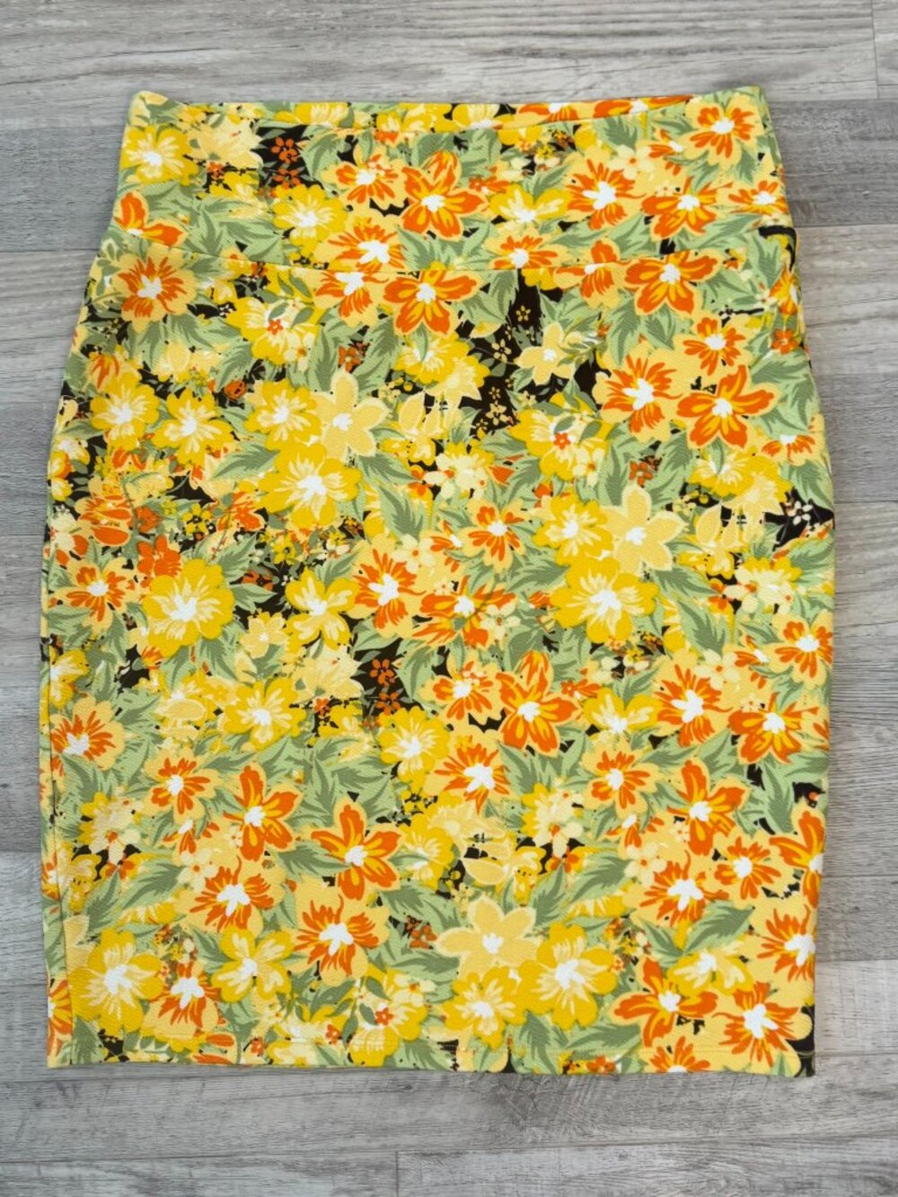 Lularoe Yellow Floral Cassie Skirt Size Large Pencil Skirt, Stretch R2